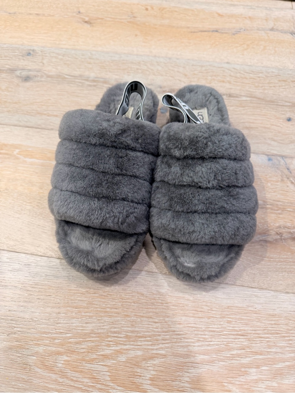 UGG Kids Gray Plush Slide with Branded Heel Strap - Picture 3 of 7